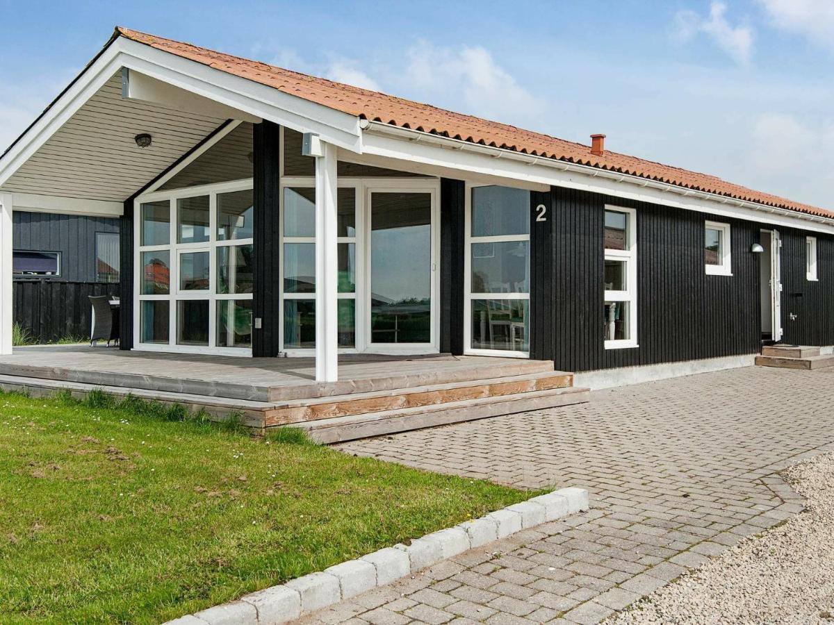 8 Person Holiday Home In R Nde Rønde Zimmer foto